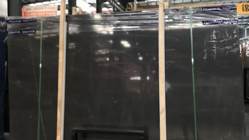 花岗岩墓碑石料批发市场探秘：如何挑选优质石料**