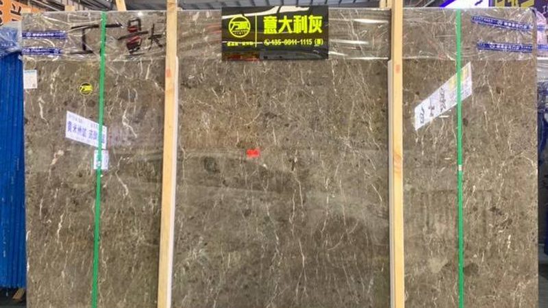 岩板中岛台：现代厨房设计的点睛之笔